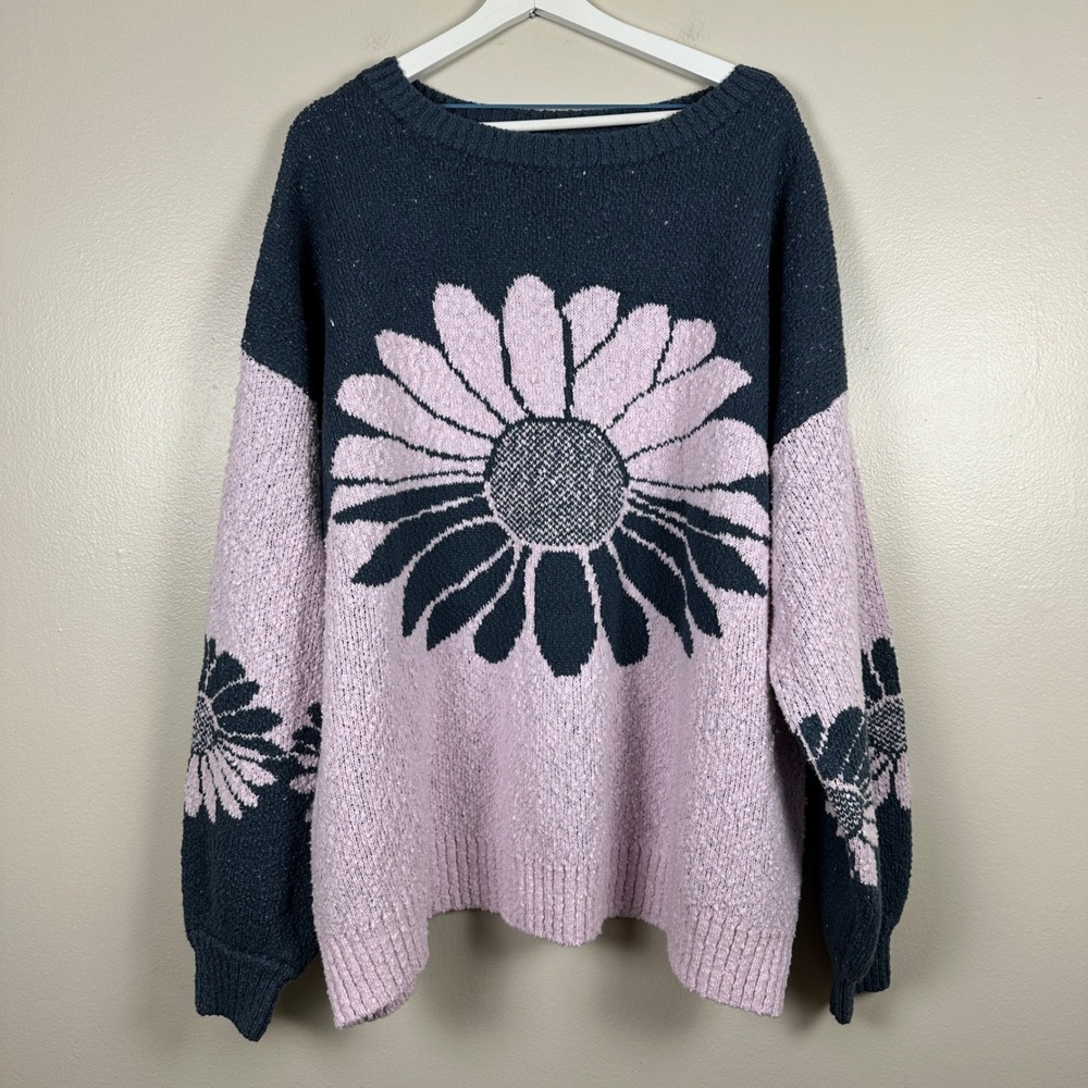 Free People Women's Medium Sweater Navy Lavender Daisy Floral Oversized Boho - Picture 1 of 8